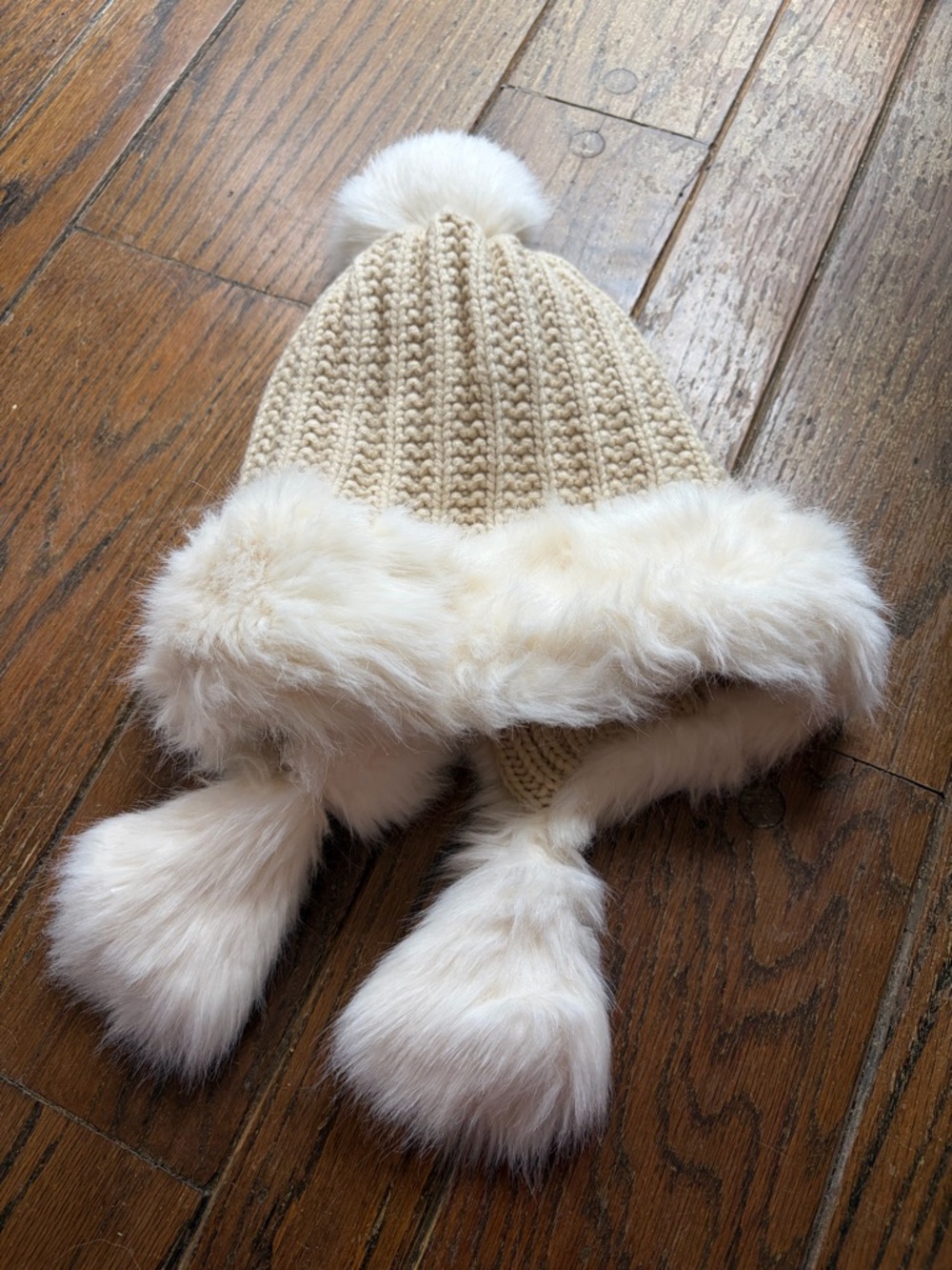 NWT Cream Faux Fur Pom Knit Earflap Hat Y2K